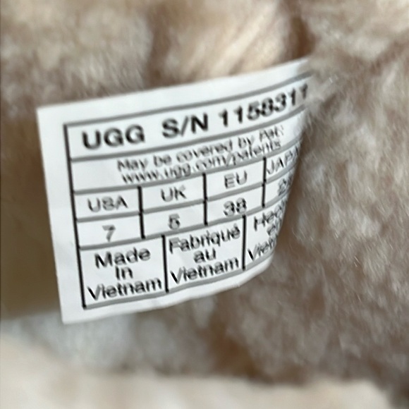 UGG Chestnut Shearling Lined Boots - Picture 16 of 16